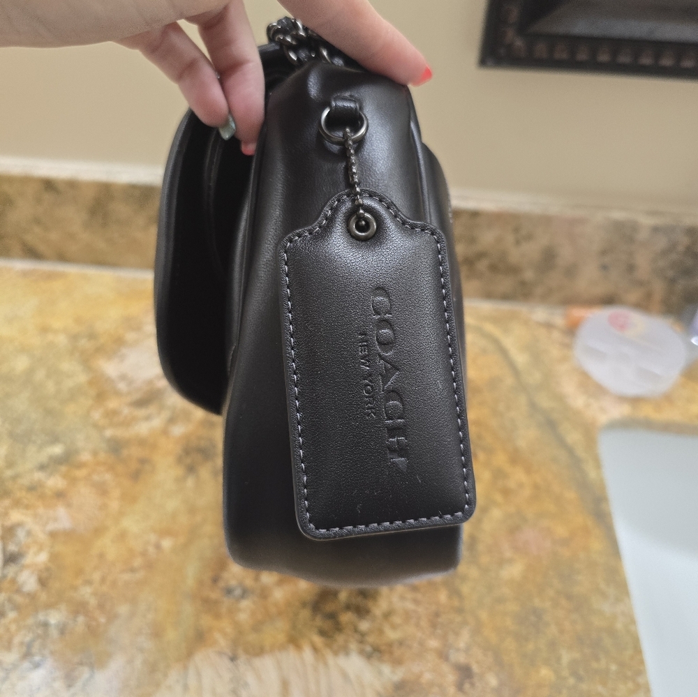 Black Quilted Shoulder Bag - Picture 4 of 7